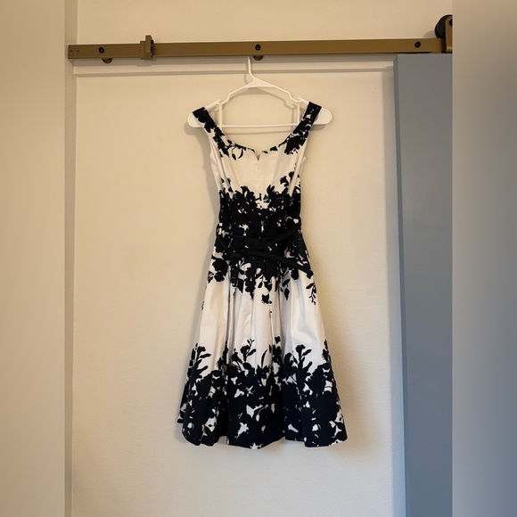 NWOT White House Black Market Black & White Fit and Flare Dress - Picture 2 of 9